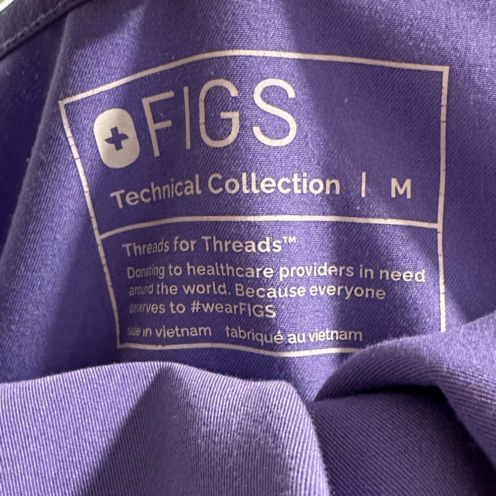 Figs Women's V-Neck Short Sleeve and Jogger Pants - Purple - Picture 3 of 4